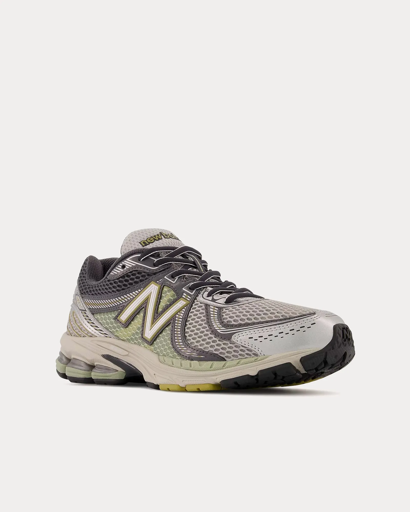 860V2 Rain Cloud / Phantom / Magnet Low Top Sneakers