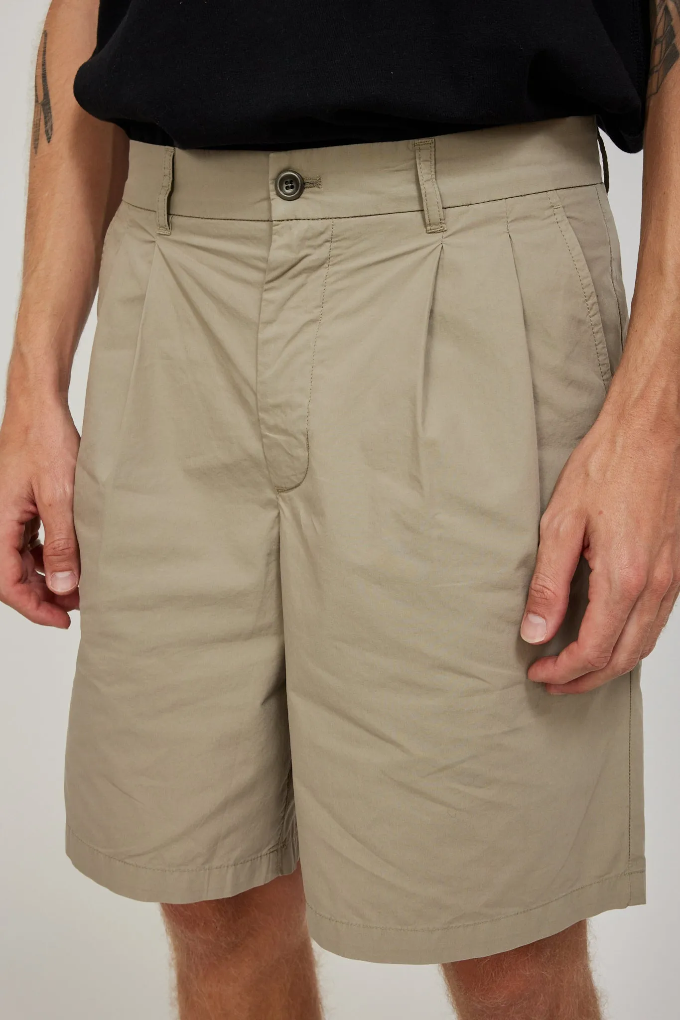 Benn Relaxed Typewriter Pleated Short Clay