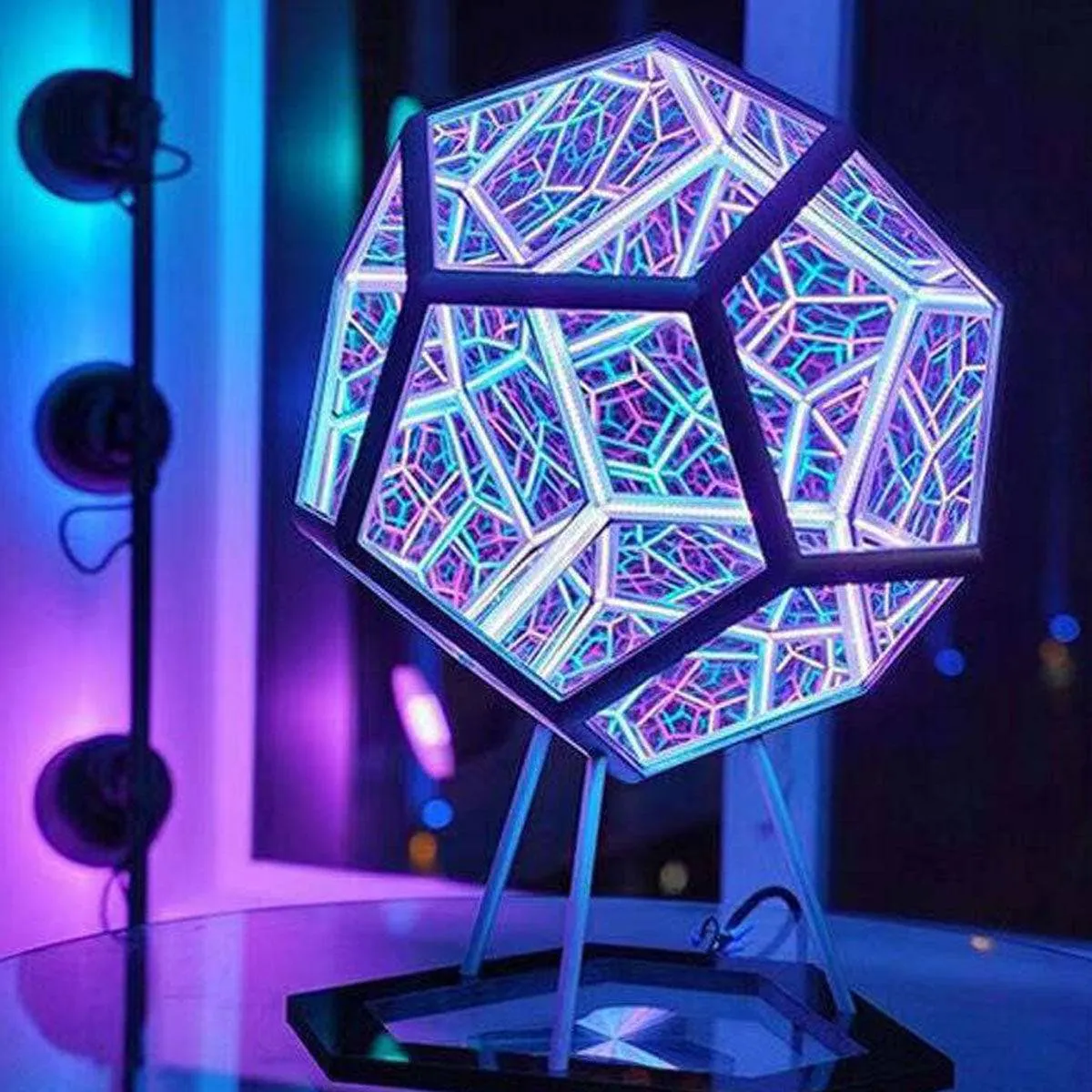 Color Art Light Fantasy Geometry Space LED Art Lamp
