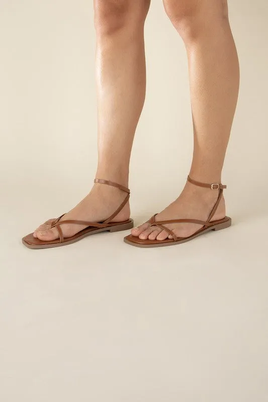 ELIO STRAPPY Flat Sandals