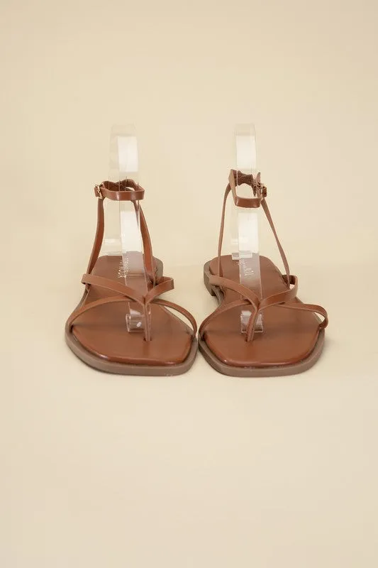 ELIO STRAPPY Flat Sandals