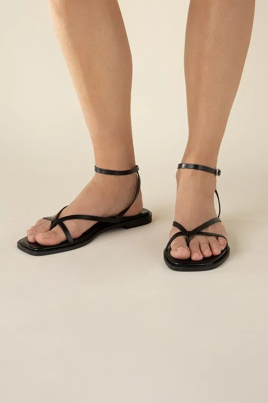 ELIO STRAPPY Flat Sandals