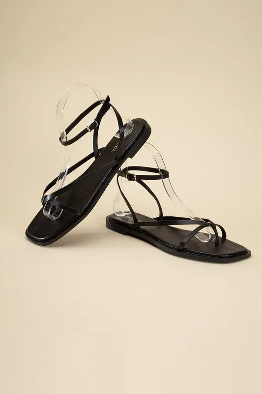 ELIO STRAPPY Flat Sandals