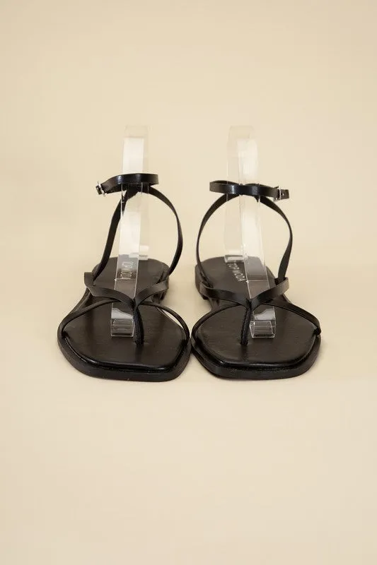 ELIO STRAPPY Flat Sandals