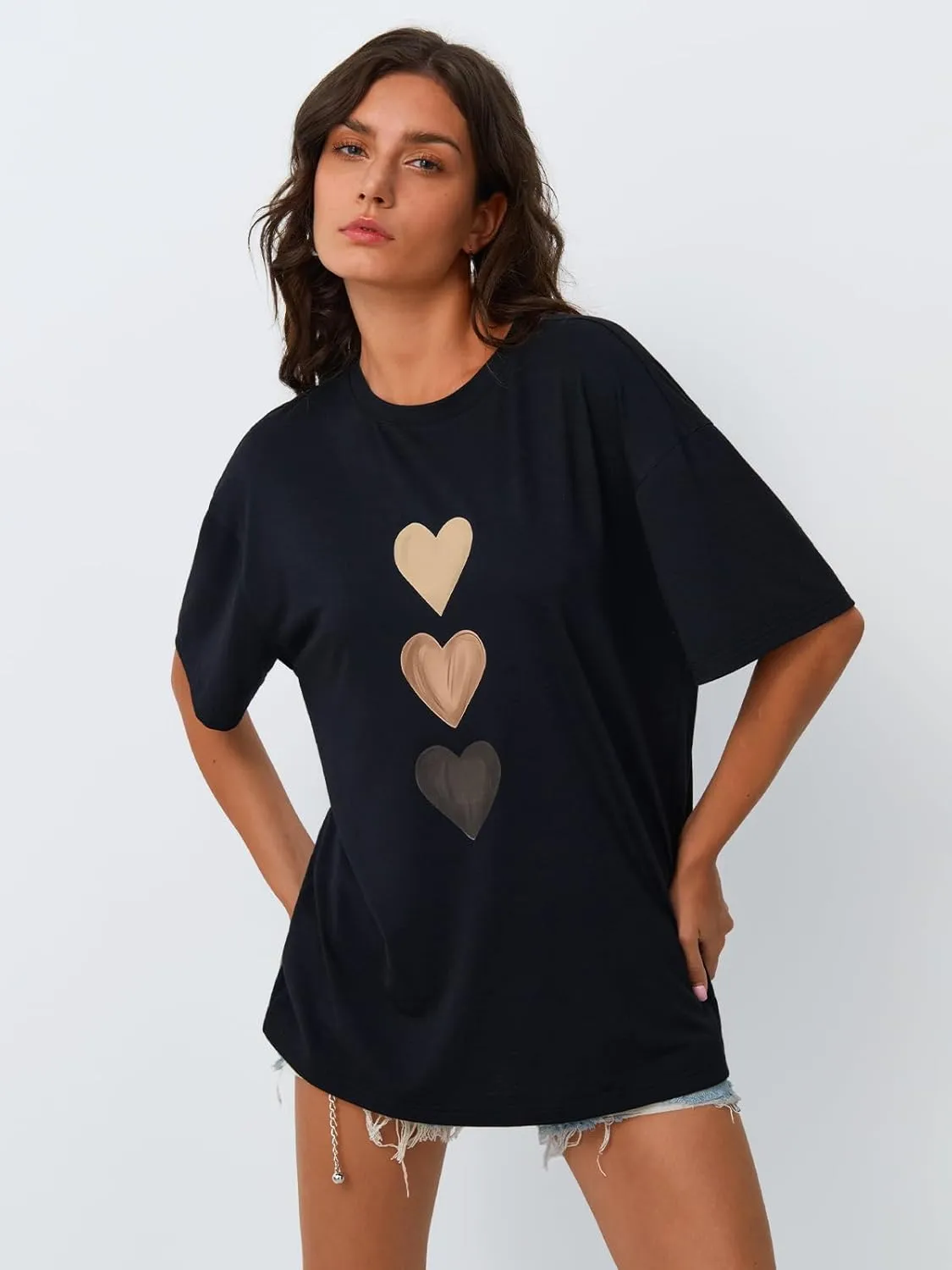 Trendy Queen Womens Graphic Tees Oversized Casual Tops Short Sleeve Loose Fit T Shirts Going Out Cute Summer Tops 2025