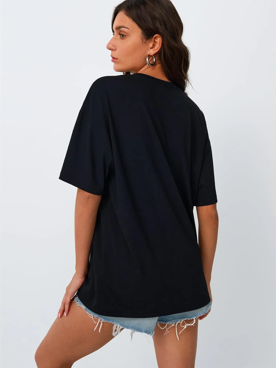 Trendy Queen Womens Graphic Tees Oversized Casual Tops Short Sleeve Loose Fit T Shirts Going Out Cute Summer Tops 2025