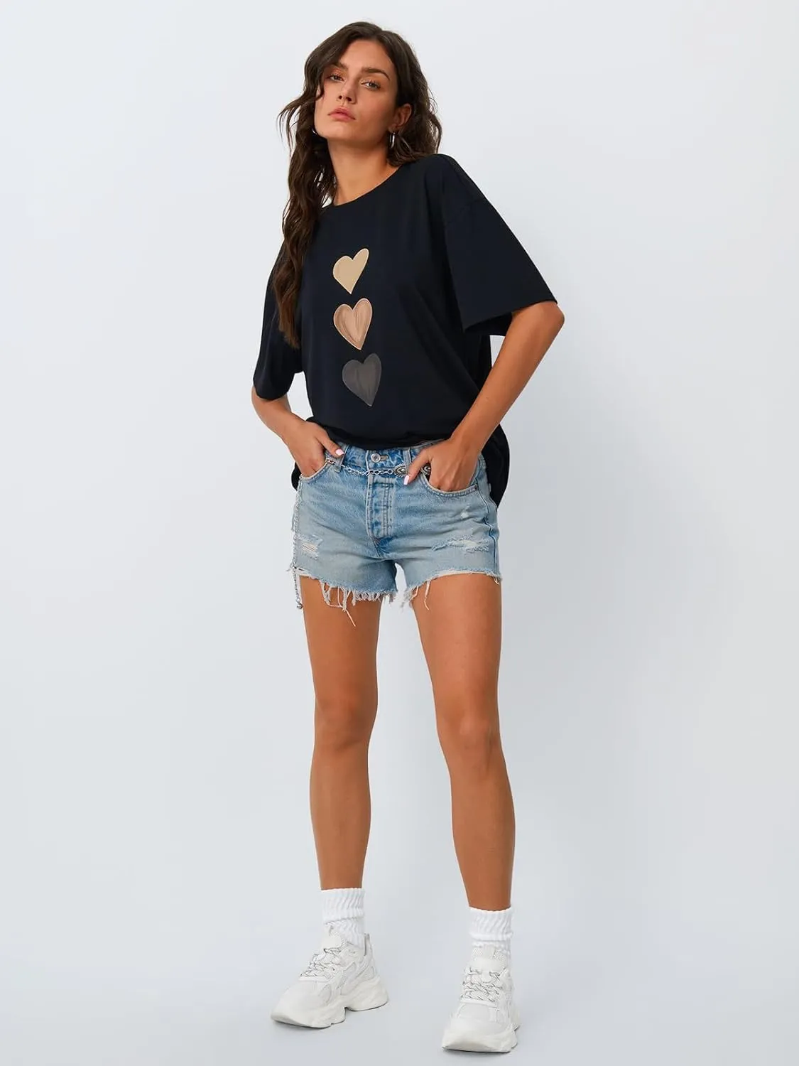 Trendy Queen Womens Graphic Tees Oversized Casual Tops Short Sleeve Loose Fit T Shirts Going Out Cute Summer Tops 2025