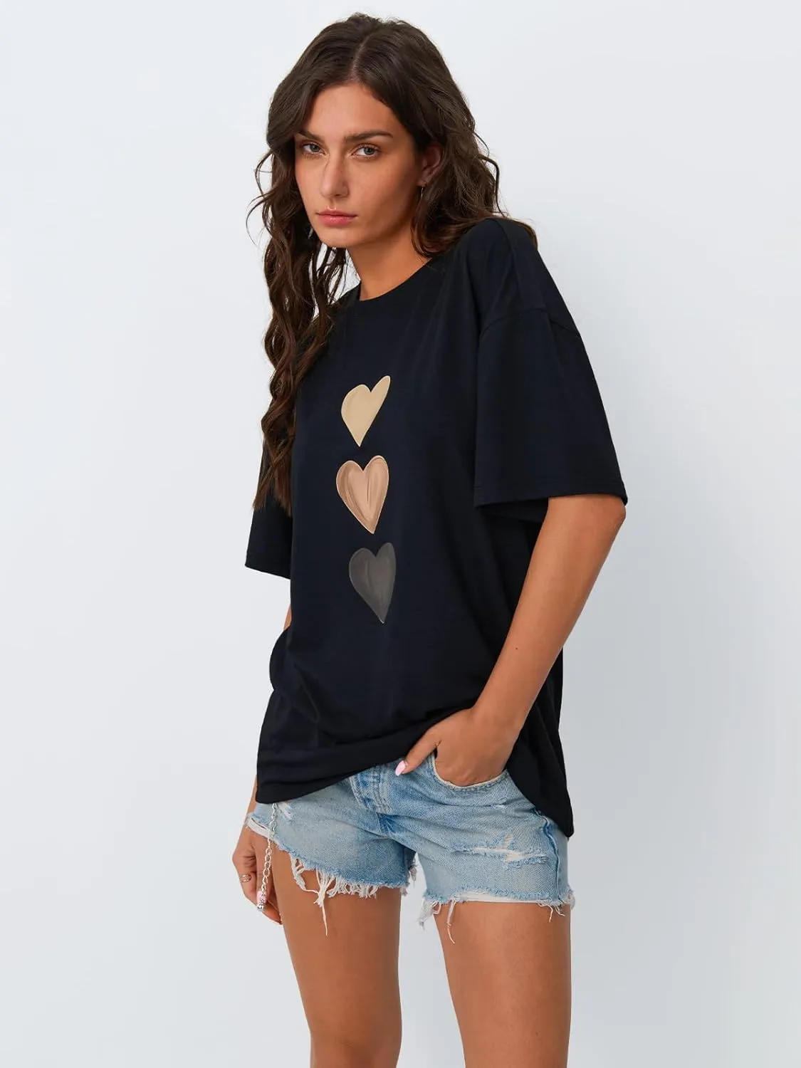 Trendy Queen Womens Graphic Tees Oversized Casual Tops Short Sleeve Loose Fit T Shirts Going Out Cute Summer Tops 2025